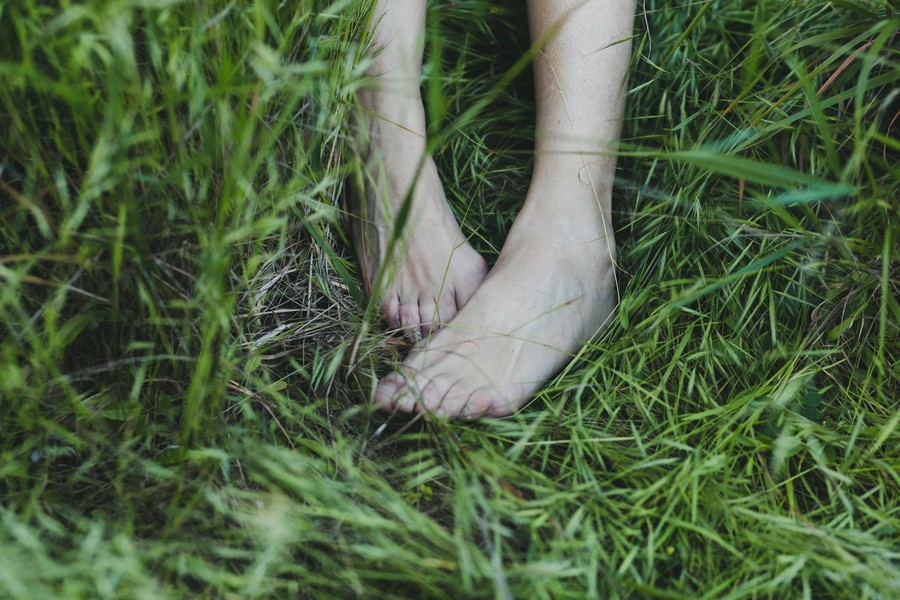 תמונת מאמר גראונדינג -grounding החיבור שלנו עם האדמה